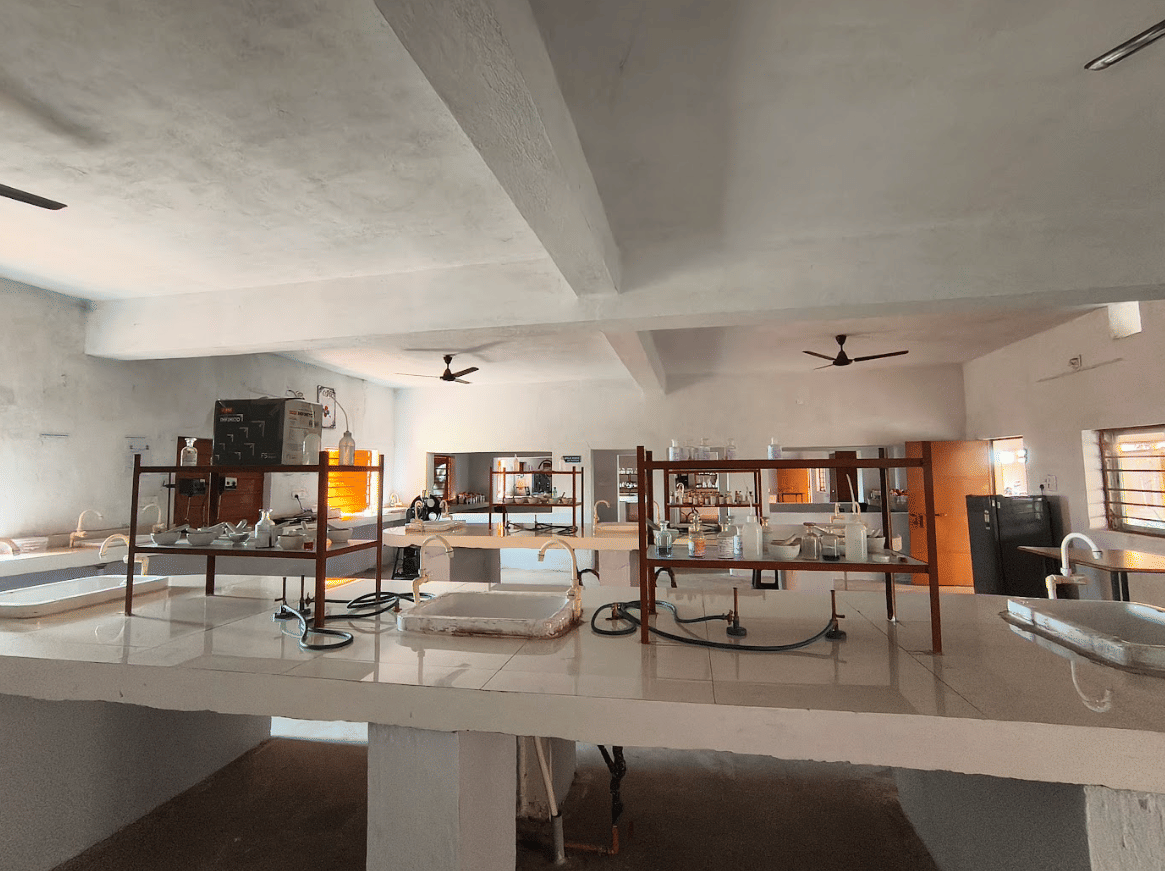 HGEA College of Pharmacy Bokaro Labs photo 45